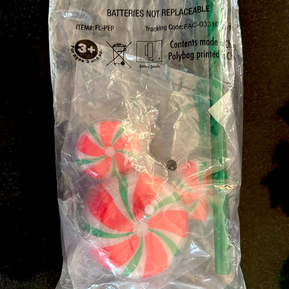 Disney Peppermint Candy Cane Christmas  LIGHTS  up straw topper   2019